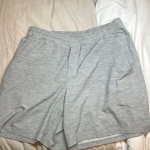 Men’s brand new Lulu lemon shorts size XL